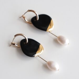 Boucles d'oreilles Arp perle et porcelaine noir – Rozenthal