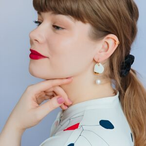 Boucles d'oreilles Arp perle et porcelaine blanc – Rozenthal