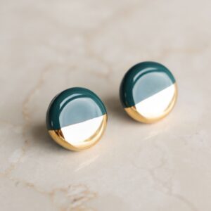 Boucles d'oreilles puces rondes en porcelaine vert et or – Rozenthal